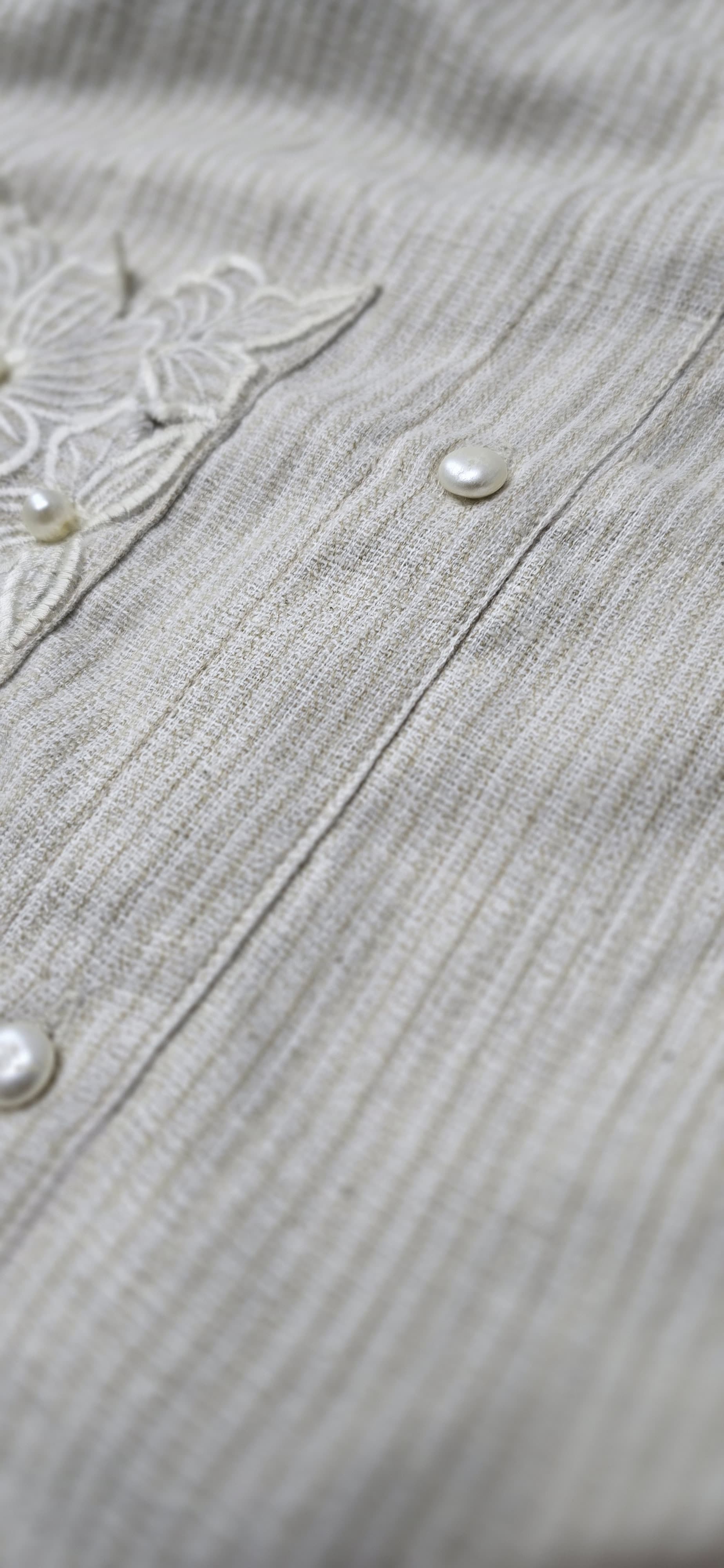 Cutwork pocket linen shirt