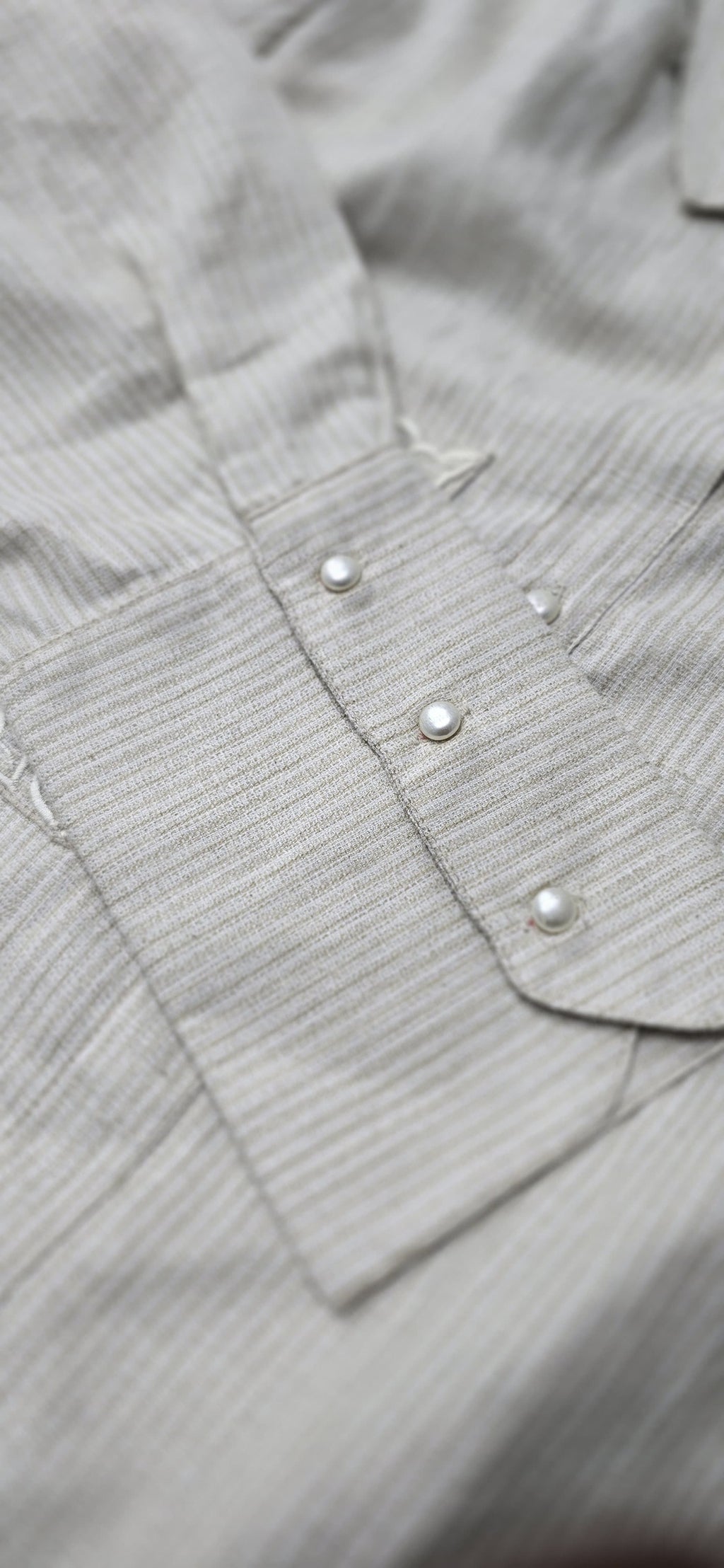 Cutwork pocket linen shirt