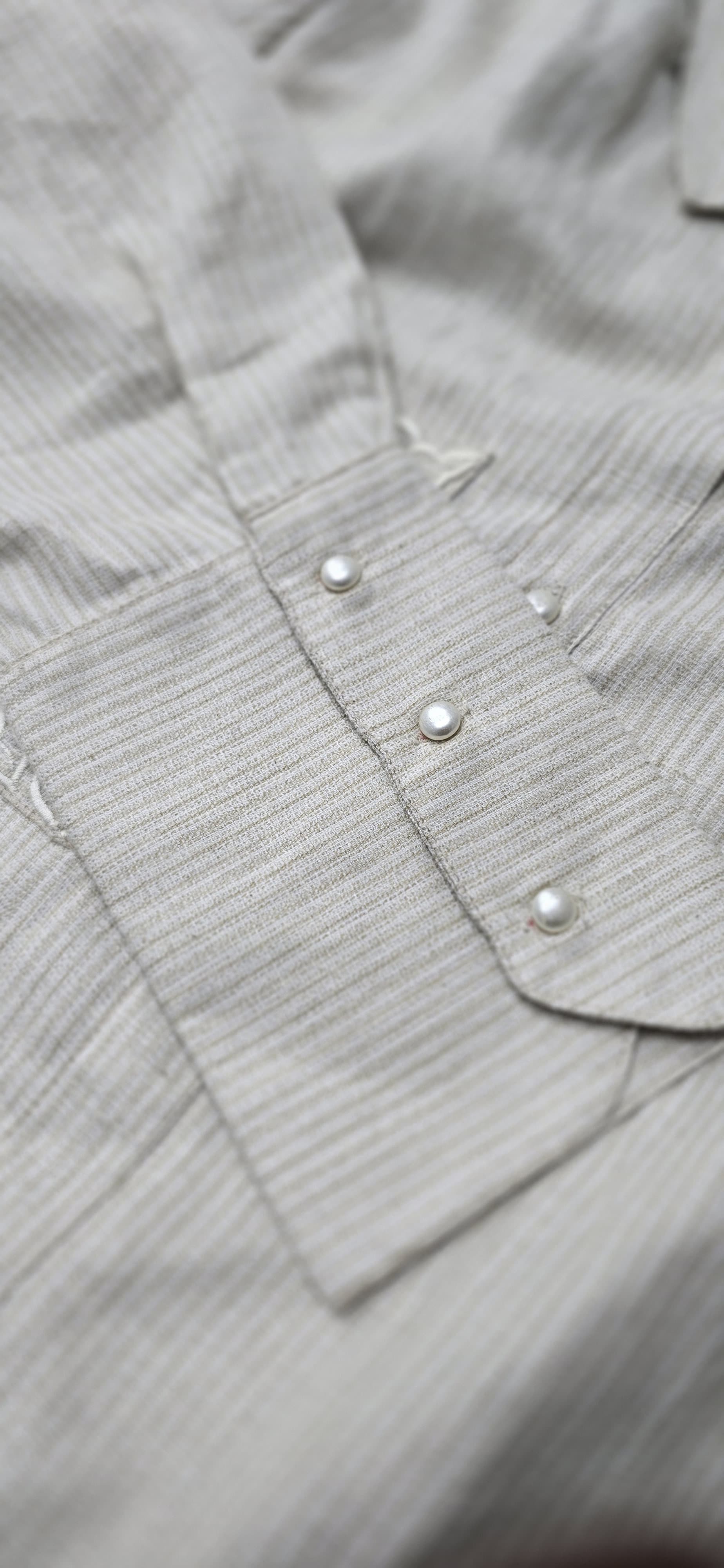 Cutwork pocket linen shirt